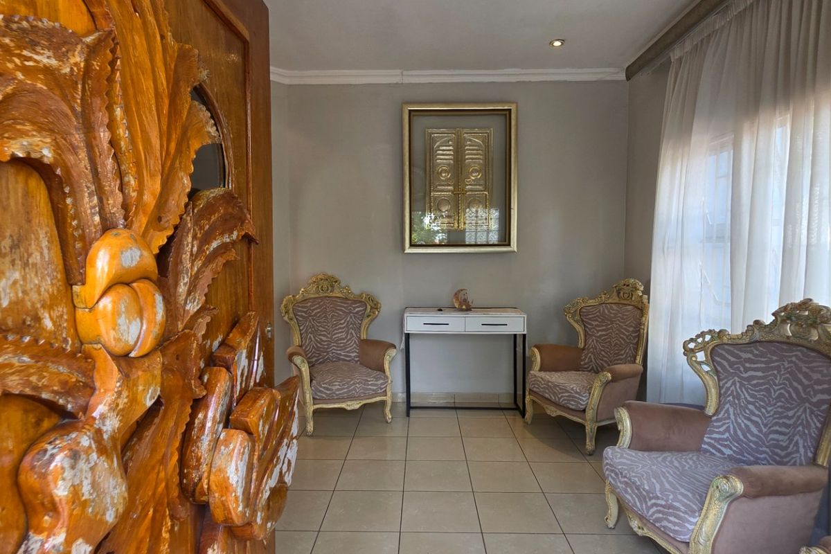 SPACIOUS FAMILY HOME IN ERASMIA  - Photo 3