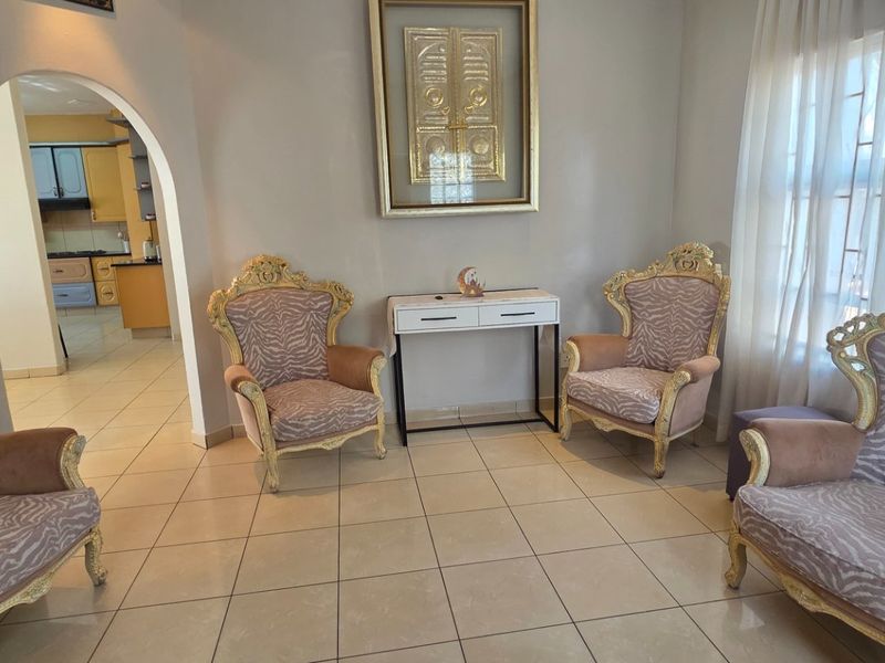 SPACIOUS FAMILY HOME IN ERASMIA  - Photo 4