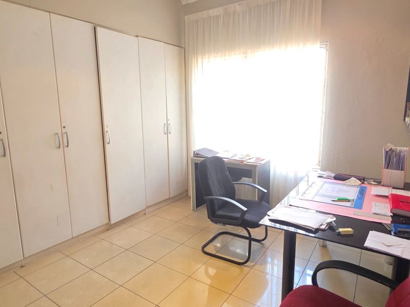 SPACIOUS FAMILY HOME IN ERASMIA  - Photo 7