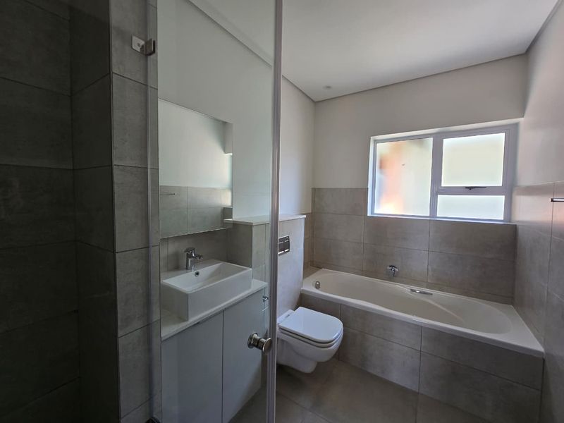 BRAND NEW 3-BEDROOM APARTMENT FOR SALE – 1 ON YORK - Photo 7