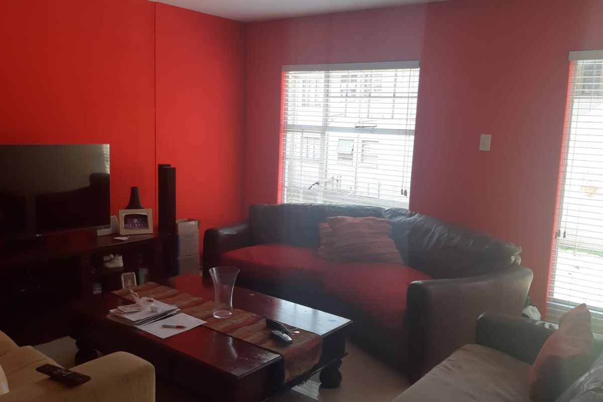 CHARMING 3 BEDROOM TOWNHOUSE - Photo 3