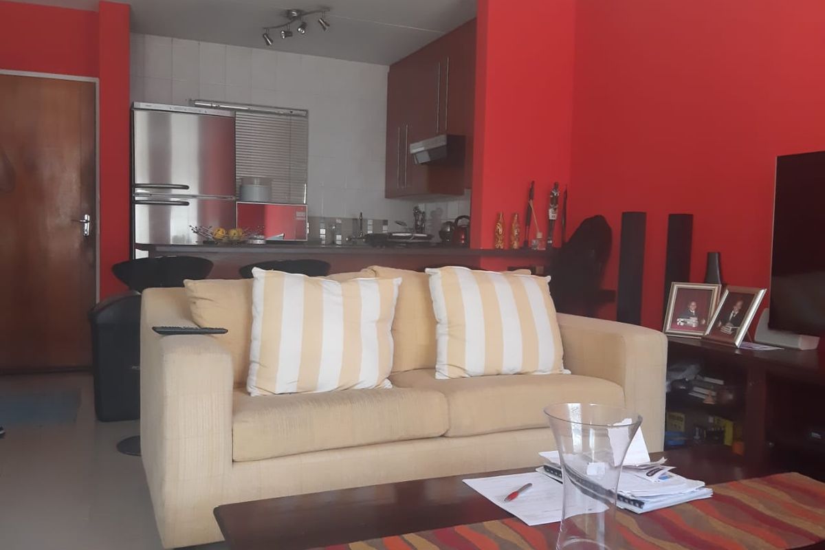 CHARMING 3 BEDROOM TOWNHOUSE - Photo 4