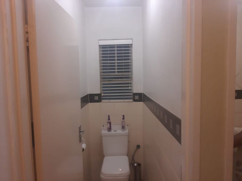 CHARMING 3 BEDROOM TOWNHOUSE - Photo 9