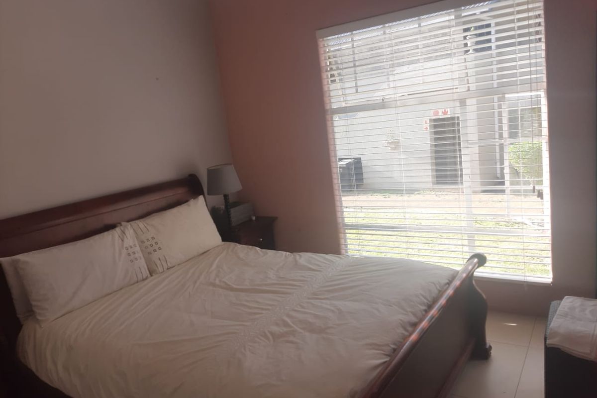 CHARMING 3 BEDROOM TOWNHOUSE - Photo 5