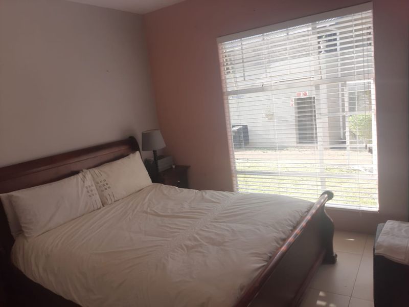 CHARMING 3 BEDROOM TOWNHOUSE - Photo 5