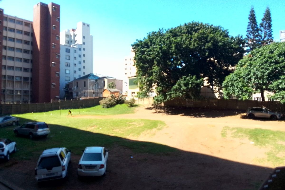 Investment Unit    2  Bedroom flat in South Beach Point - Photo 4