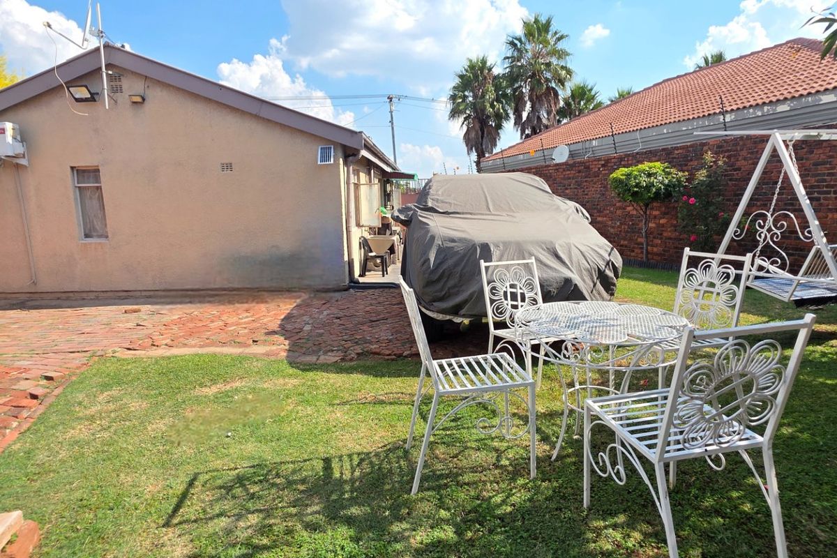 FIRST -TIME OFFERING IN LAUDIUM - Photo 2