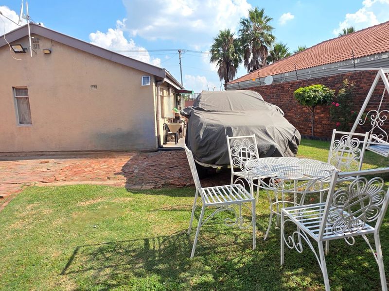 FIRST -TIME OFFERING IN LAUDIUM - Photo 2