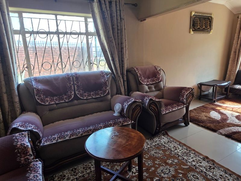 FIRST -TIME OFFERING IN LAUDIUM - Photo 9