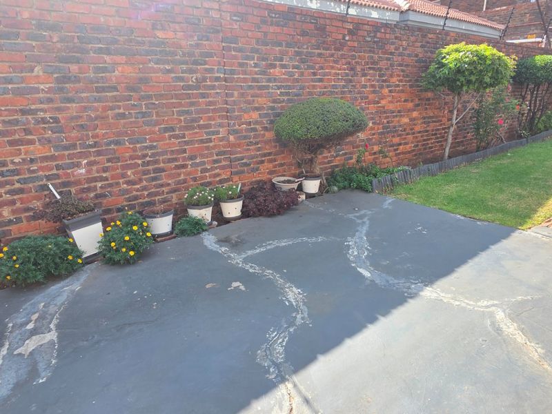 FIRST -TIME OFFERING IN LAUDIUM - Photo 6