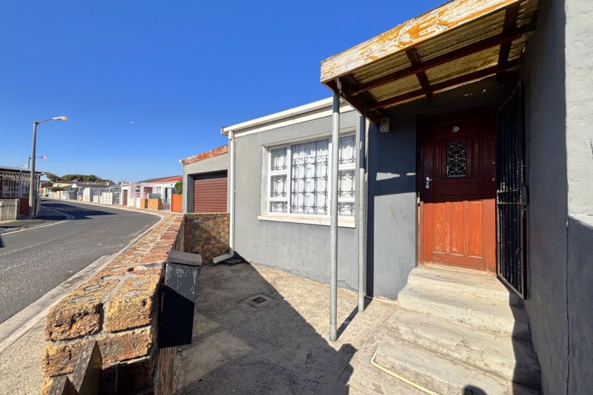 Modern 3-Bedroom Home with En-Suite, Garage & Entertaining Space in Rocklands - Photo 2