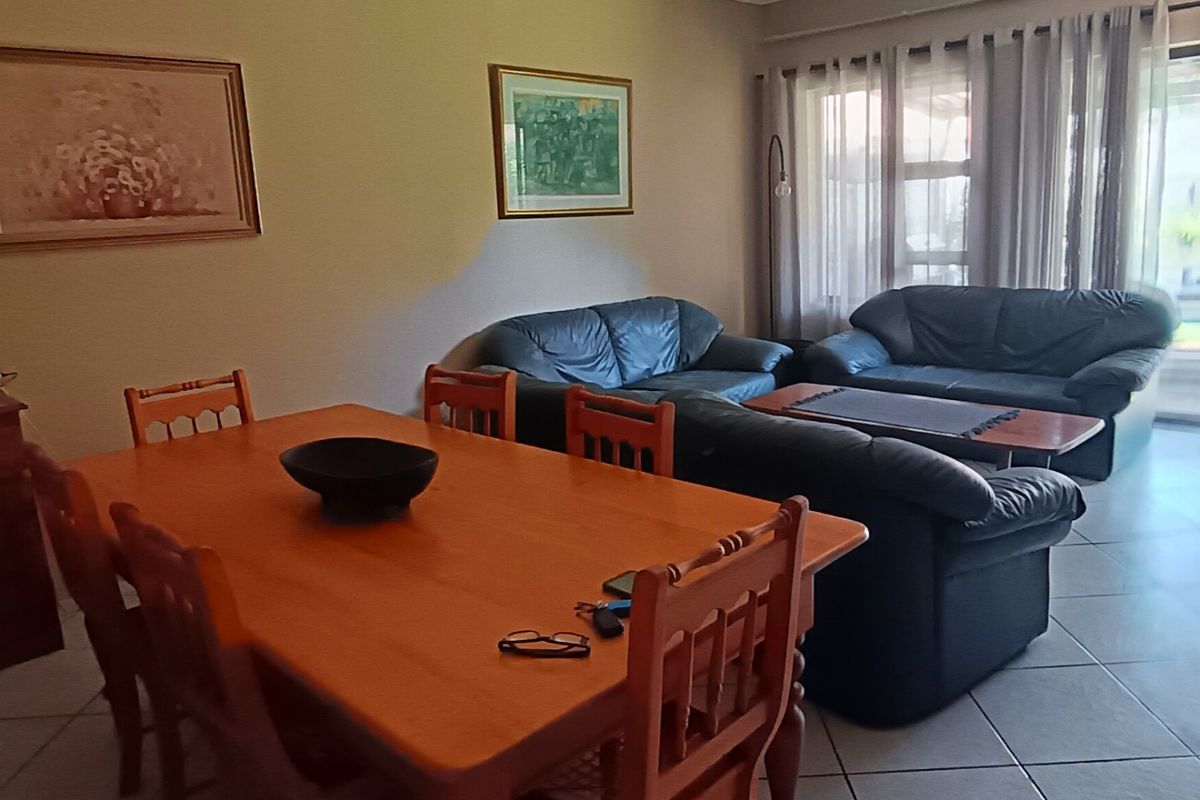 Perfect first time buyer three bedroom modern townhouse - Photo 5