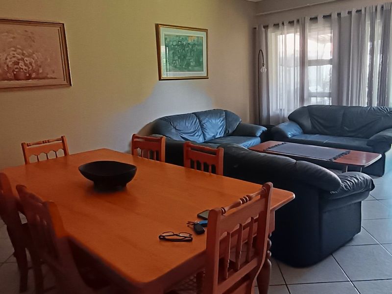 Perfect first time buyer three bedroom modern townhouse - Photo 5