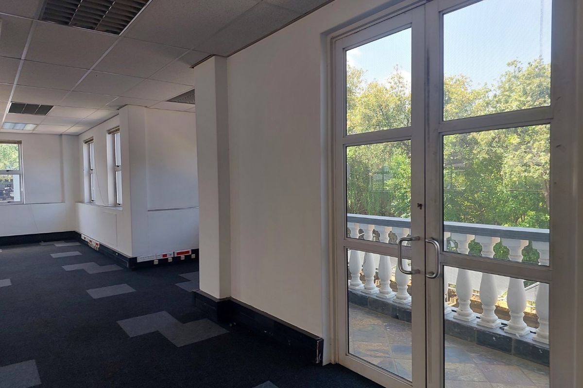 Prime Ground Floor Office To Let in Bryanston - Photo 5