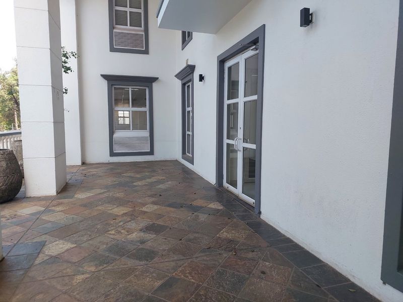 Prime Ground Floor Office To Let in Bryanston - Photo 6