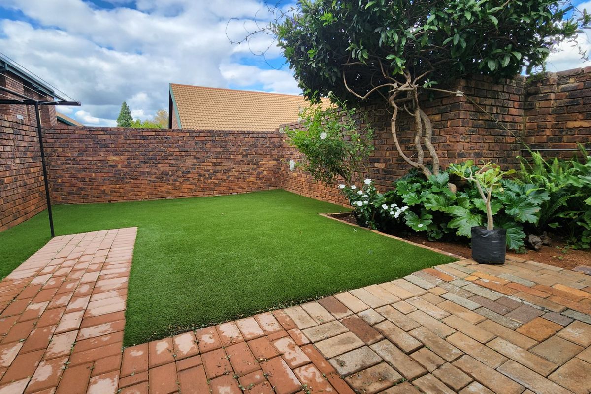 Two Bedroom Townhouse For Sale - Photo 3