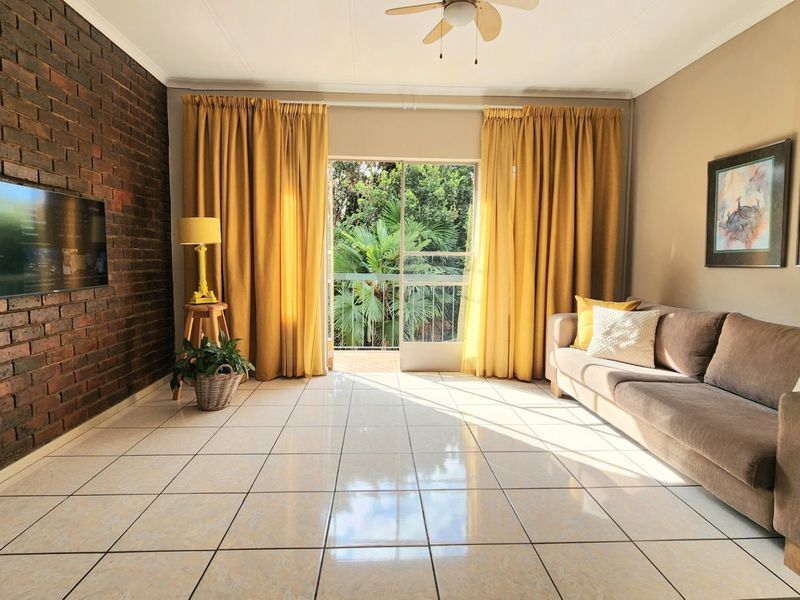 Two Bedroom Townhouse For Sale - Photo 9