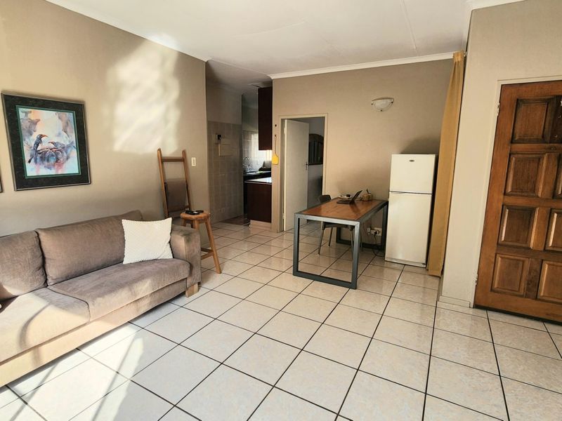 Two Bedroom Townhouse For Sale - Photo 6