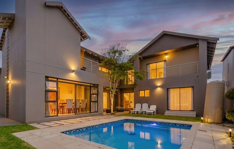 Stunning family home with pool and staff quarters in prestigious Glen Eagle Estate, Glen Erasmia