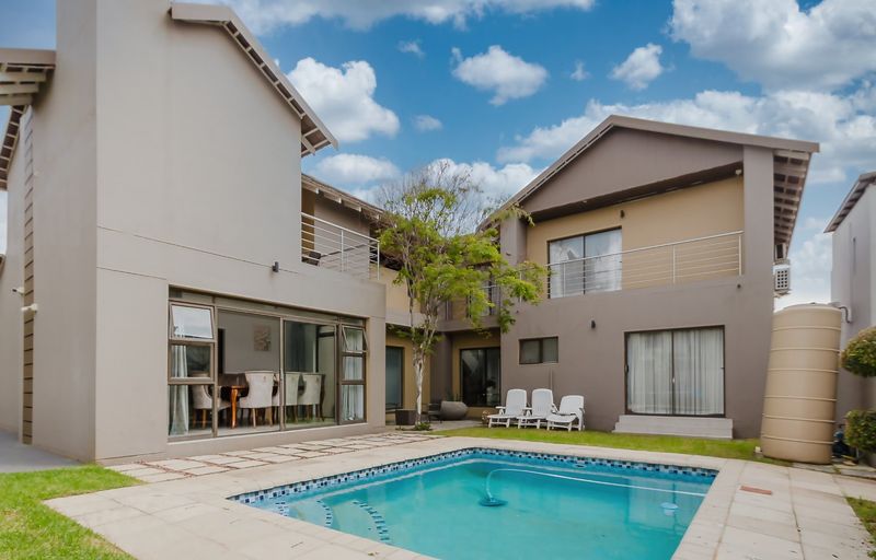 Stunning family home with pool and staff quarters in prestigious Glen Eagle Estate, Glen Erasmia