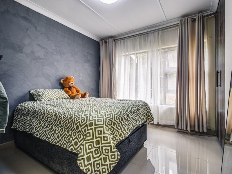 Modern Family Living Meets Effortless Style  - Photo 3