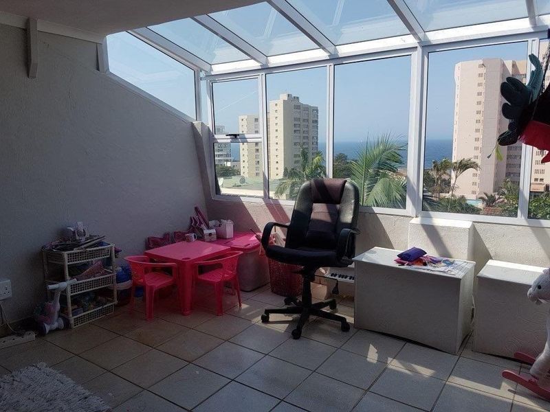 3 Storey Home Within A  Complex - Close To The Beach And Umhlanga Village - Photo 9