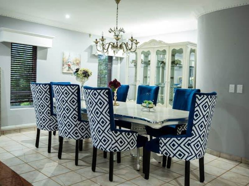 For Rent, 5 bedroom, luxury furnished home, with pool and pet friendly in Central Umhlanga - Photo 6