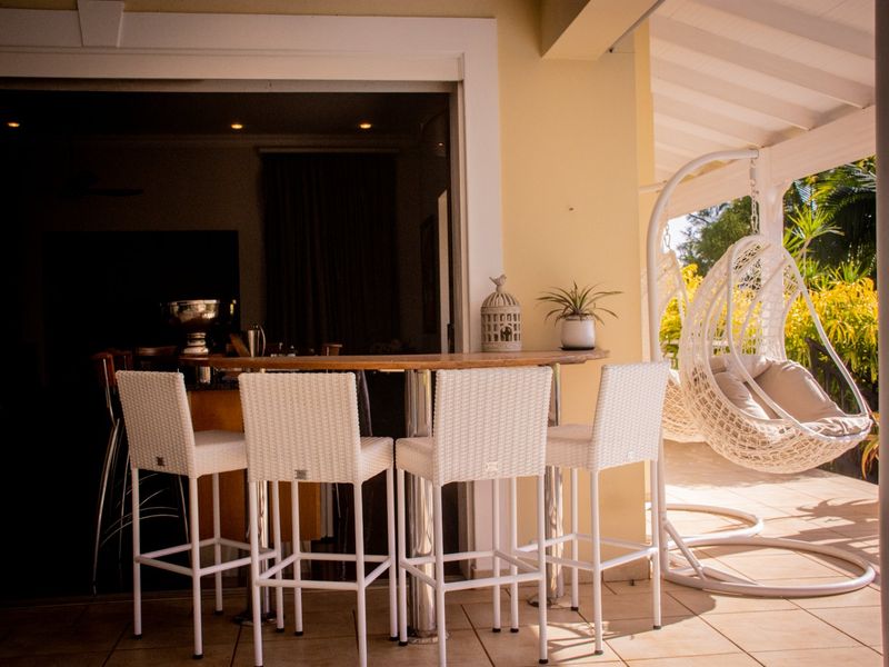 Luxurious 4 bed Home with Pool in Mount Edgecombe Golf Estate - EXCELLENT address - Photo 8