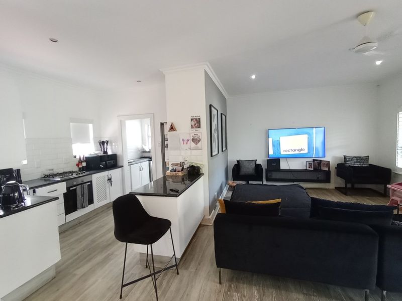 Mount Edgecombe Estate Two - delightful 3 bedroom simplex  in this sought after lifestyle and security estate - Photo 5