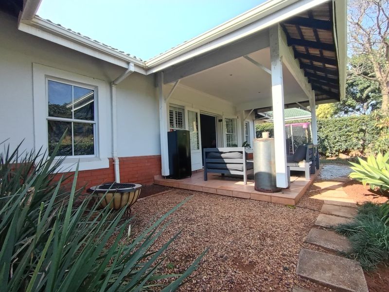 Mount Edgecombe Estate Two - delightful 3 bedroom simplex  in this sought after lifestyle and security estate - Photo 1