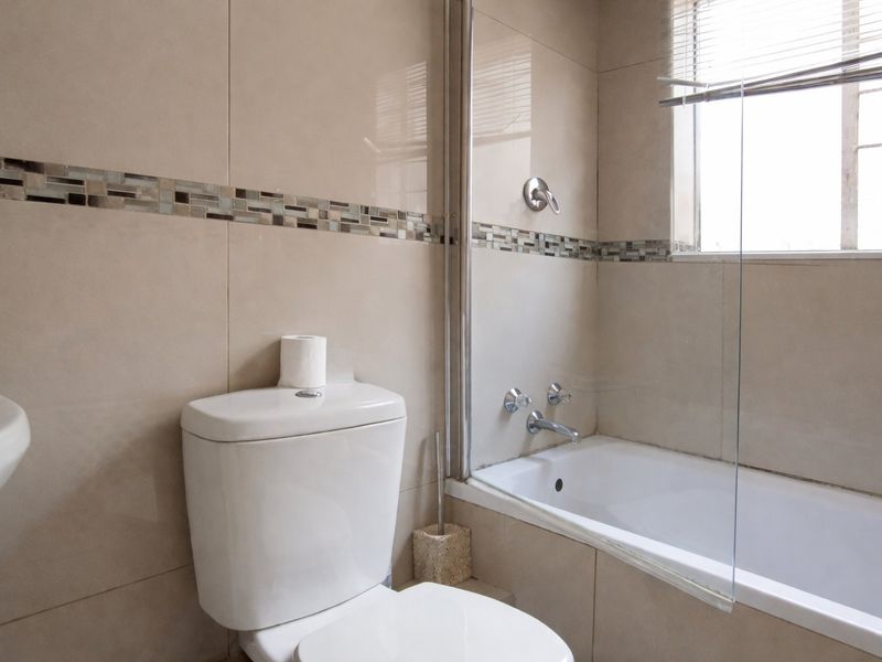 CHARMING  2 BEDROOM GROUND FLOOR UNIT T FOR SALE IN FERNDALE - Photo 10