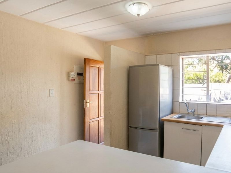 CHARMING  2 BEDROOM GROUND FLOOR UNIT T FOR SALE IN FERNDALE - Photo 6