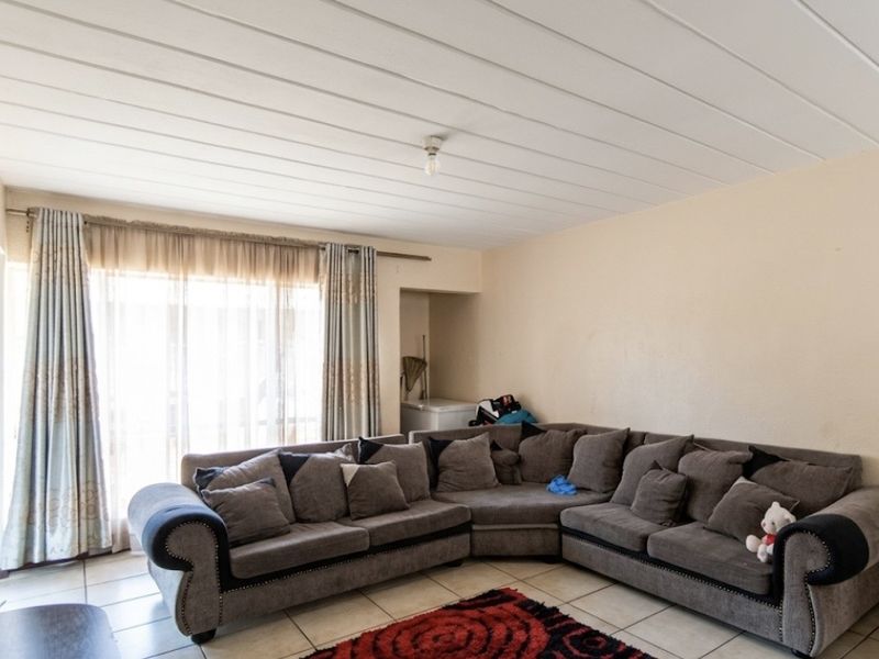 CHARMING  2 BEDROOM GROUND FLOOR UNIT T FOR SALE IN FERNDALE - Photo 7