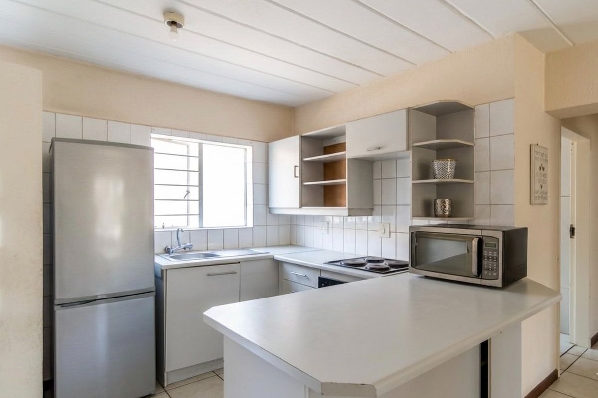 CHARMING  2 BEDROOM GROUND FLOOR UNIT T FOR SALE IN FERNDALE - Photo 5