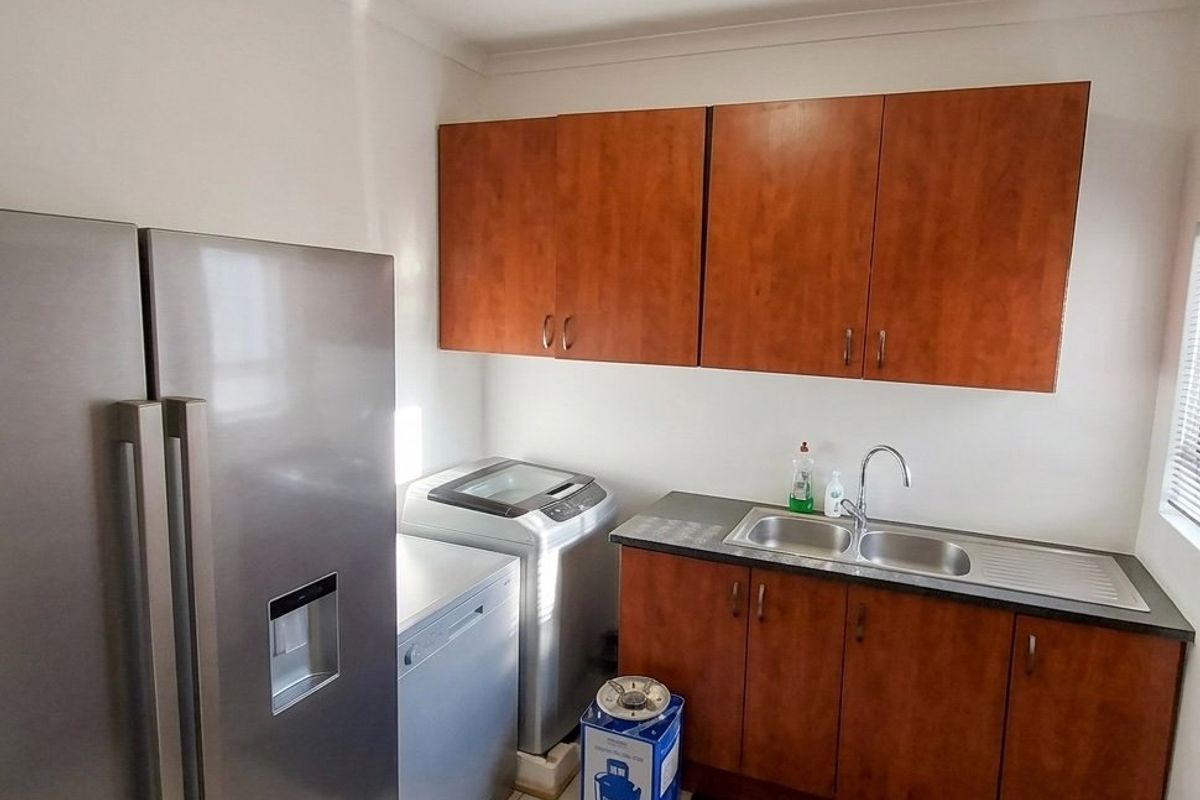 TOWNHOUSE FOR SALE - Photo 2