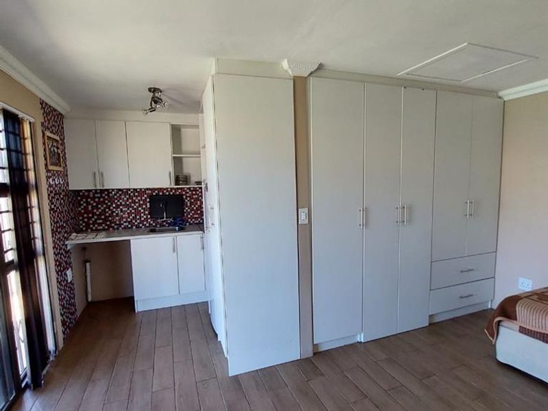 FURNISHED AND SPACIOUS BACHELOR PAD IN HIGHBURY WATER AND ELECTRICTY INCLUDED (WATTSAPP CONTACT REQUESTS ONLY) - Photo 4