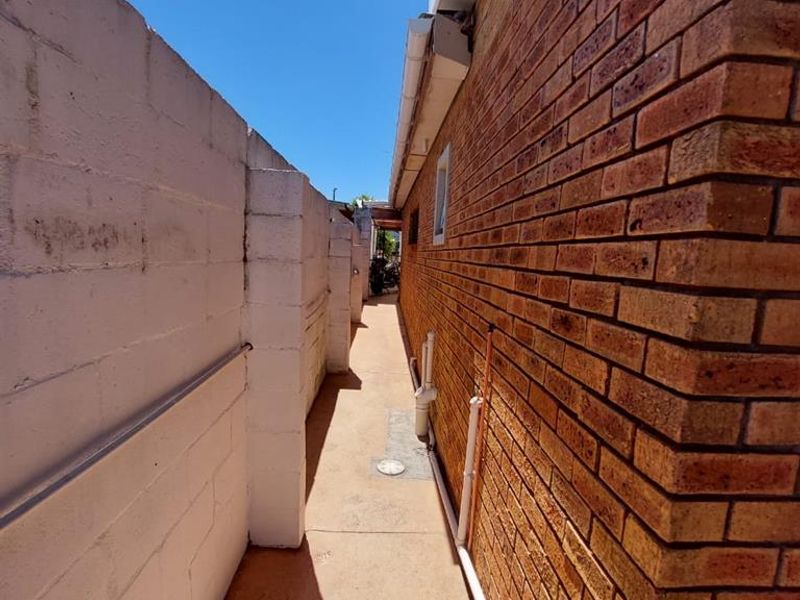 FURNISHED AND SPACIOUS BACHELOR PAD IN HIGHBURY WATER AND ELECTRICTY INCLUDED (WATTSAPP CONTACT REQUESTS ONLY) - Photo 9