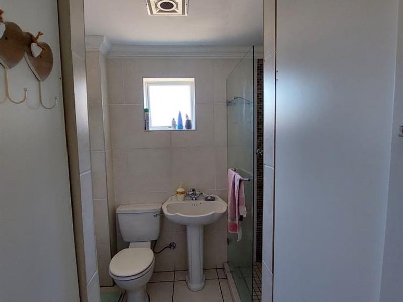 FURNISHED AND SPACIOUS BACHELOR PAD IN HIGHBURY WATER AND ELECTRICTY INCLUDED (WATTSAPP CONTACT REQUESTS ONLY) - Photo 6