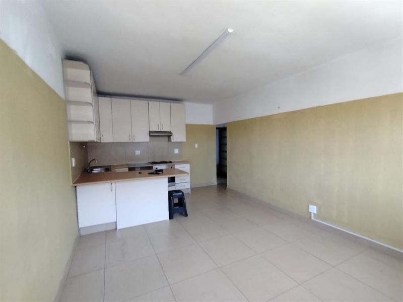 BIG OLDEN AVONDALE 2 BEDROOM FLAT WITH BALCONY (WATTSAPP QUERIES ONLY) - Photo 8