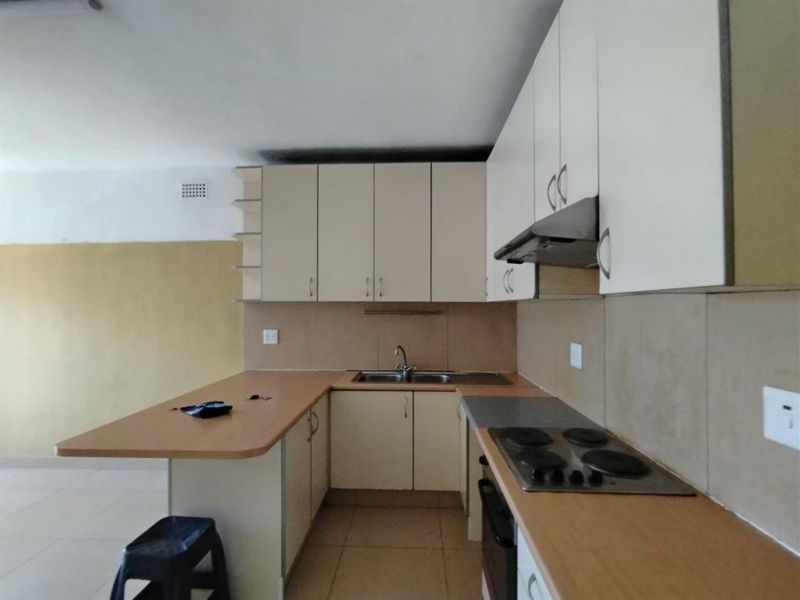 BIG OLDEN AVONDALE 2 BEDROOM FLAT WITH BALCONY (WATTSAPP QUERIES ONLY) - Photo 6