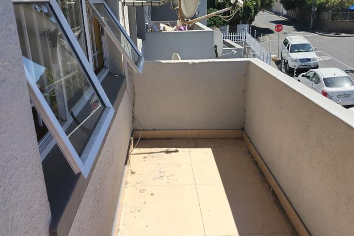 BIG OLDEN AVONDALE 2 BEDROOM FLAT WITH BALCONY (WATTSAPP QUERIES ONLY) - Photo 5