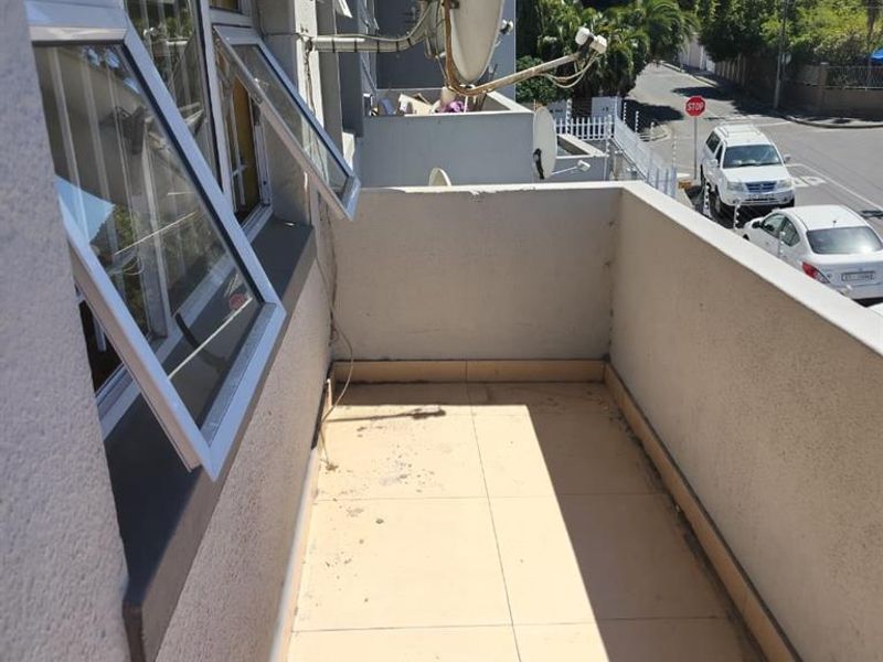 BIG OLDEN AVONDALE 2 BEDROOM FLAT WITH BALCONY (WATTSAPP QUERIES ONLY) - Photo 5