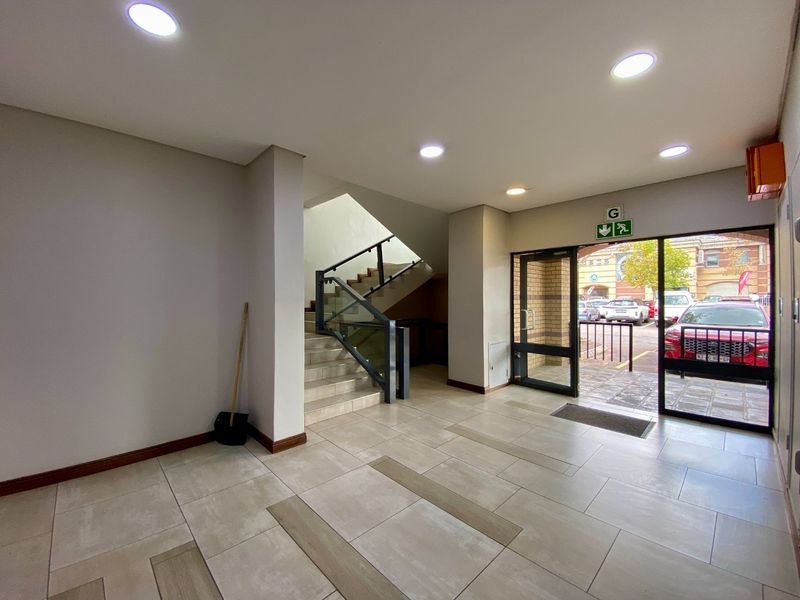 Prime Office Space To Let In Menlyn - Photo 10