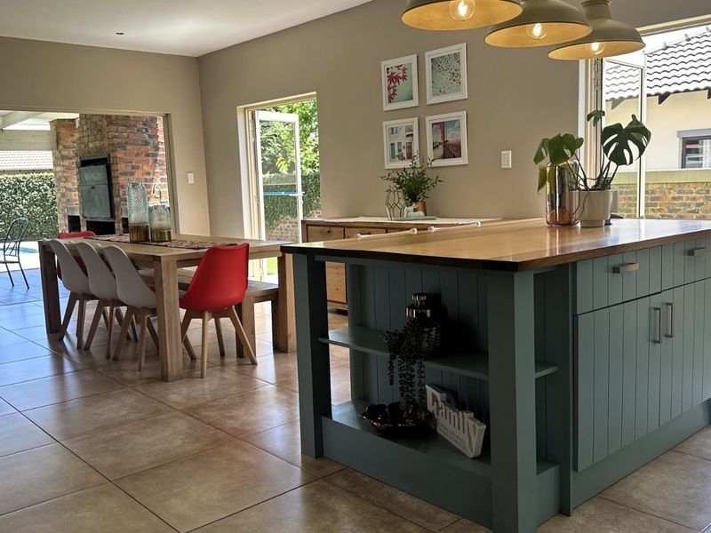 3 Bedroom Family Home for sale  - Photo 2