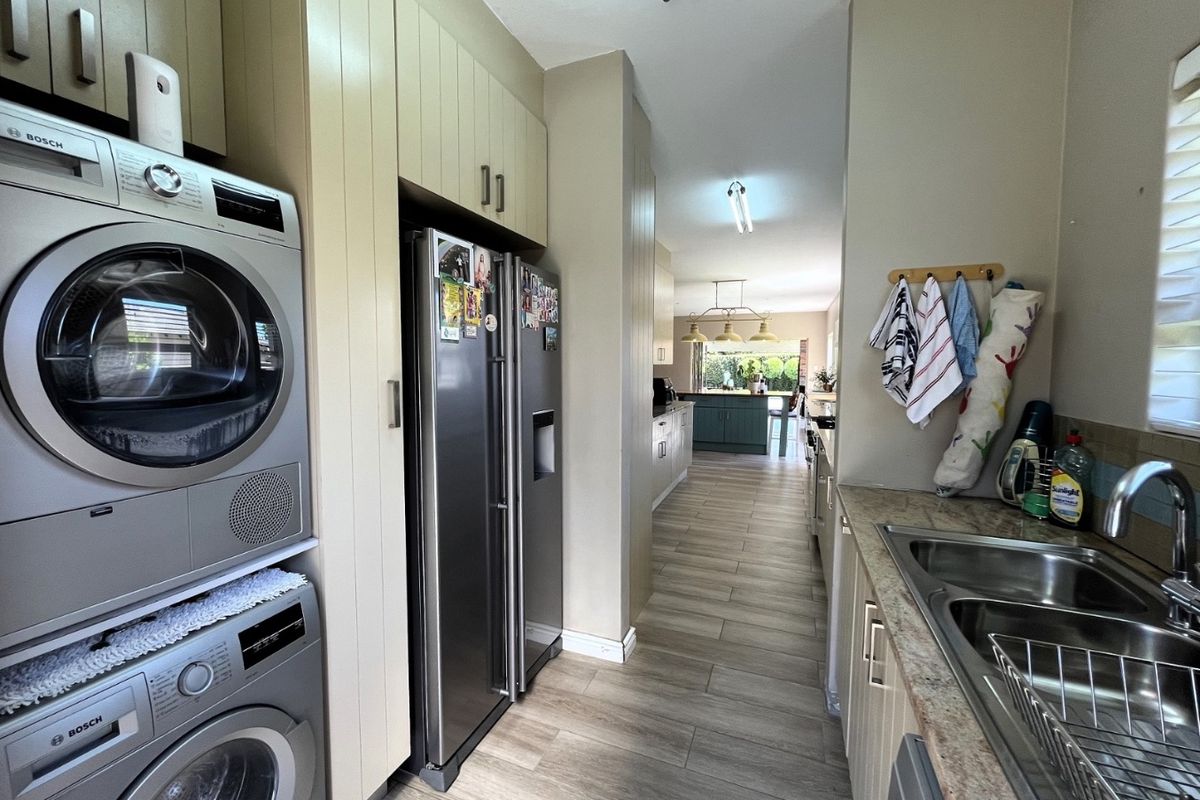 3 Bedroom Family Home for sale  - Photo 5