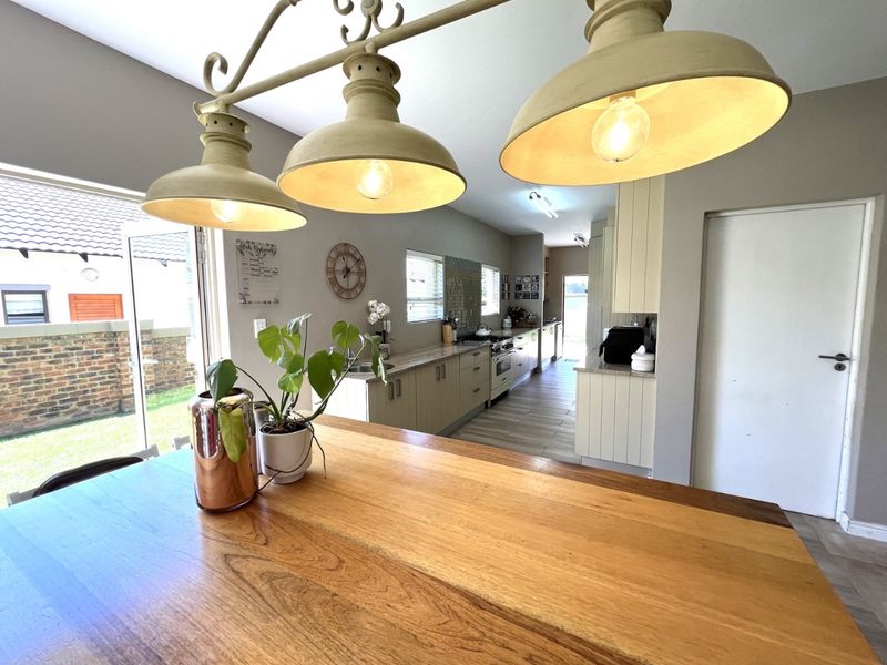 3 Bedroom Family Home for sale  - Photo 9