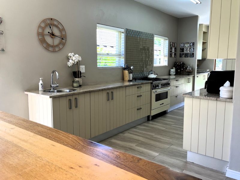 3 Bedroom Family Home for sale  - Photo 8