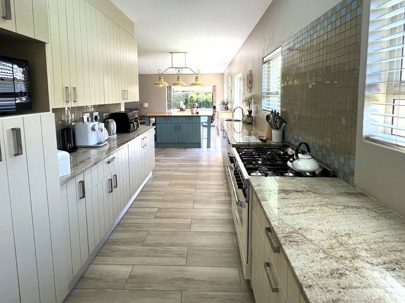 3 Bedroom Family Home for sale  - Photo 7