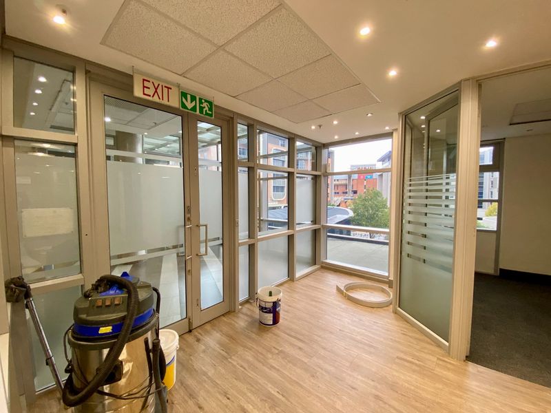 P-Grade Office Available In Arcadia - Photo 7