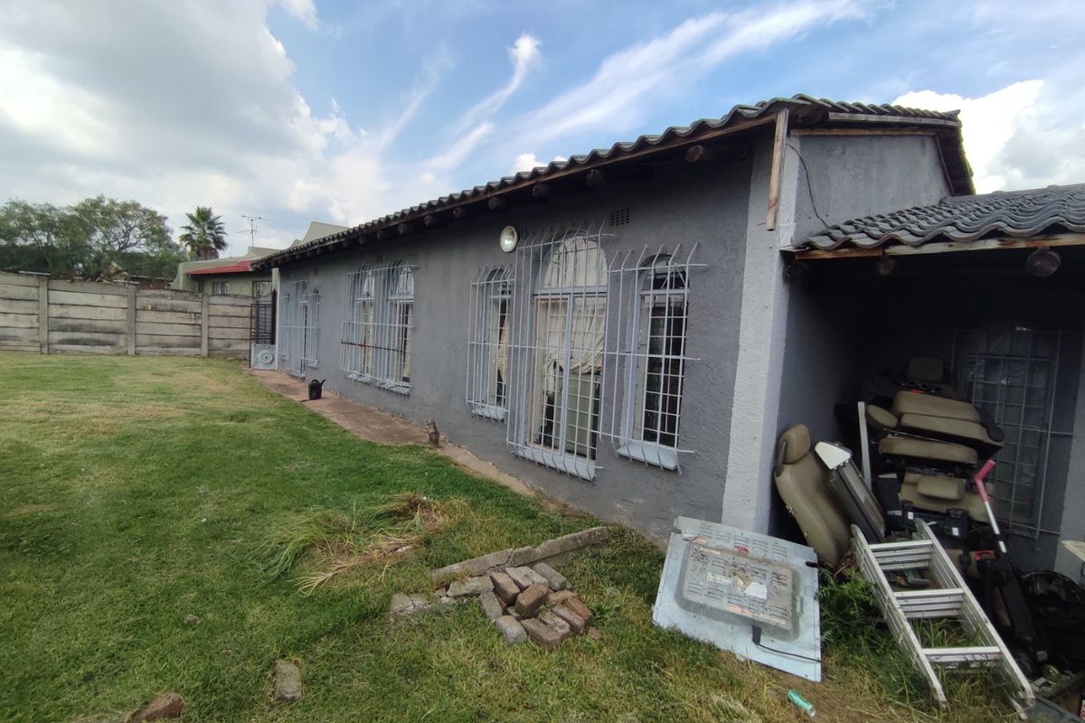 HOUSE FOR SALE IN BIRCHLEIGH  - Photo 5